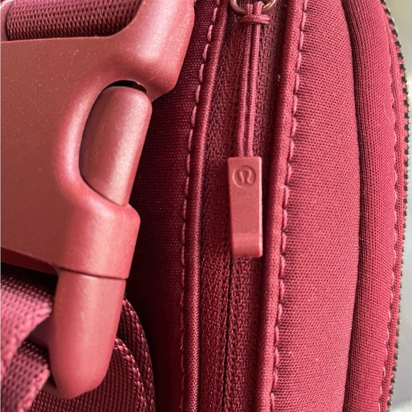 Rare Lululemon Belt Bag - Picture 4 of 8